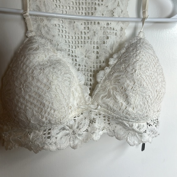 White lace aerie bralette - Picture 3 of 6